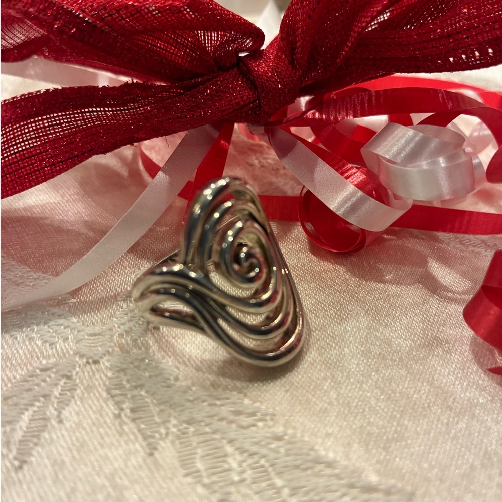 Sterling Silver Large And Solid Spiral Ring W/ An… - image 2